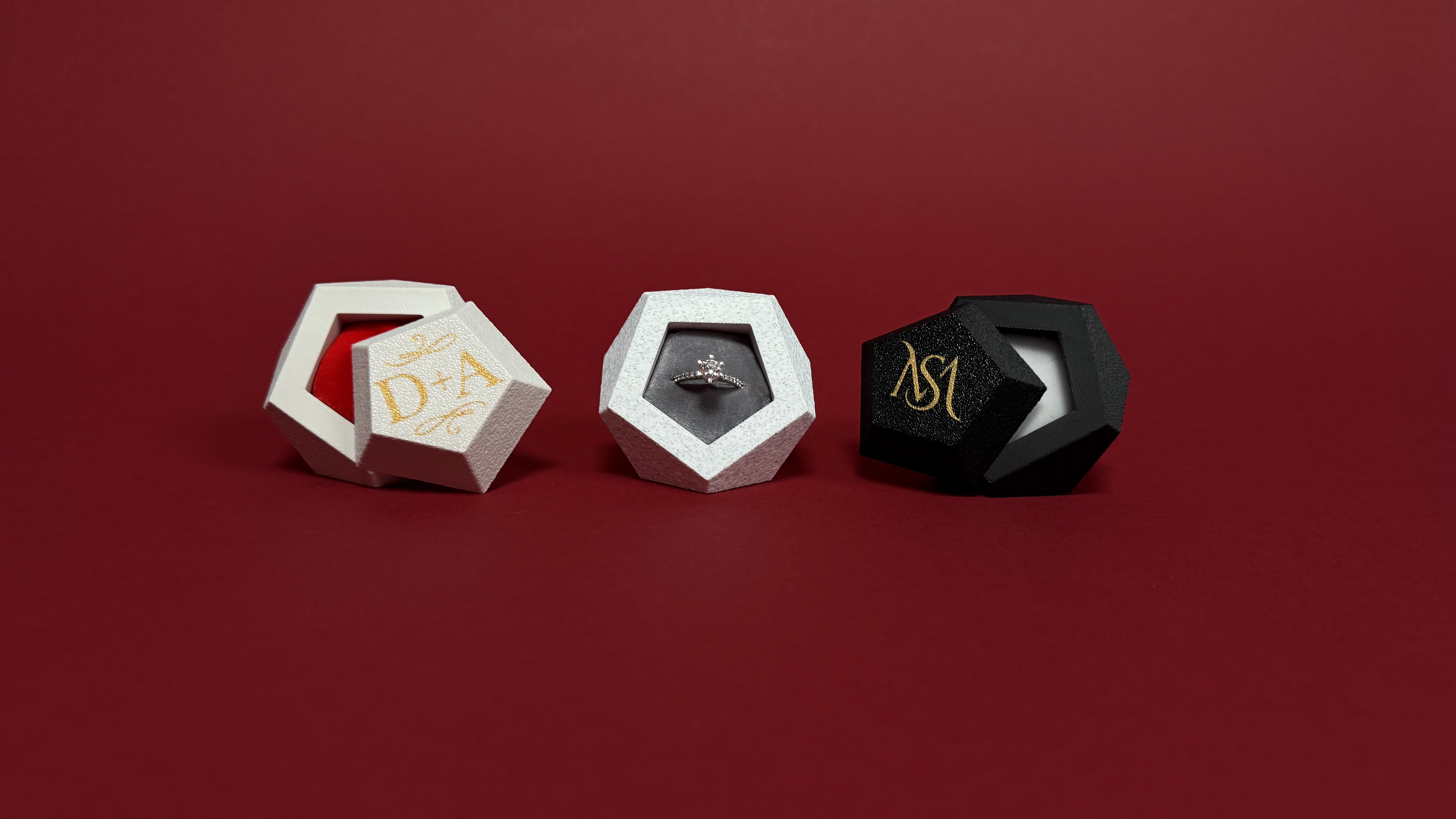 Set of engagment ring boxes